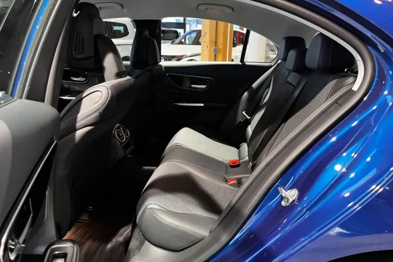 Mercedes-Benz C 300 din 2023 cu 45.035 km - oferta MER181199 - foto 11