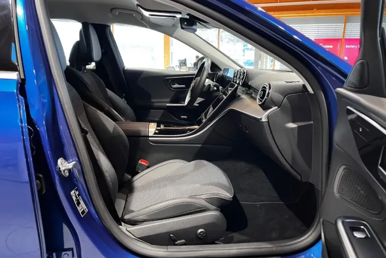 Mercedes-Benz C 300 din 2023 cu 45.035 km - oferta MER181199 - foto 13