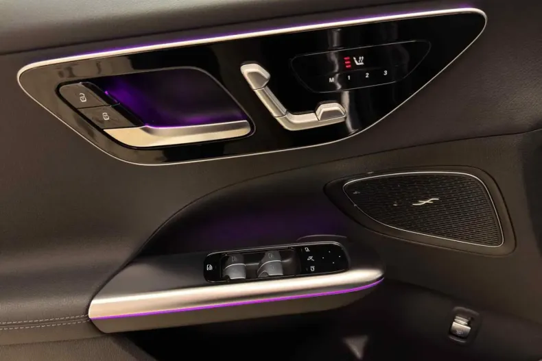 Mercedes-Benz C 300 din 2024 cu 10.311 km - oferta MER181200 - foto 6