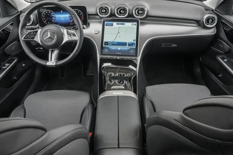 Mercedes-Benz C 300 din 2023 cu 28.378 km - oferta MER181201 - foto 1