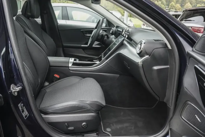 Mercedes-Benz C 300 din 2023 cu 28.378 km - oferta MER181201 - foto 7
