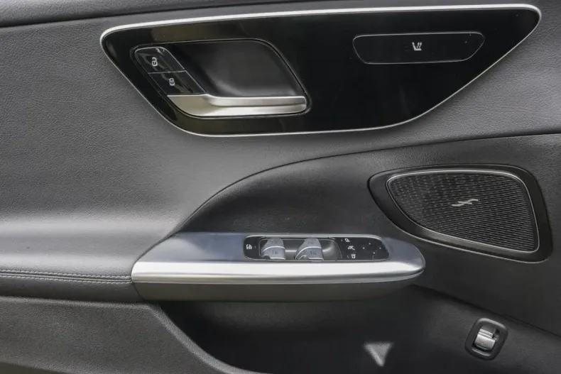 Mercedes-Benz C 300 din 2023 cu 28.378 km - oferta MER181201 - foto 15