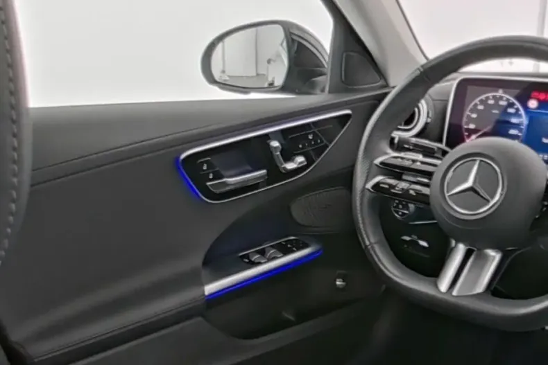 Mercedes-Benz C 300 din 2024 cu 29.640 km - oferta MER181203 - foto 8