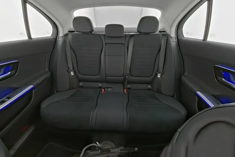 Mercedes-Benz C 300 din 2024 cu 29.640 km - oferta MER181203 - foto 9