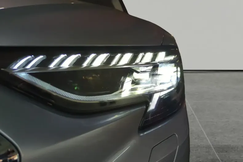 Audi A8 din 2023 cu 46.600 km - oferta AUD181207 - foto 24