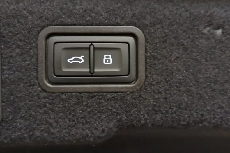 Audi A8 din 2023 cu 46.600 km - oferta AUD181207 - foto 25