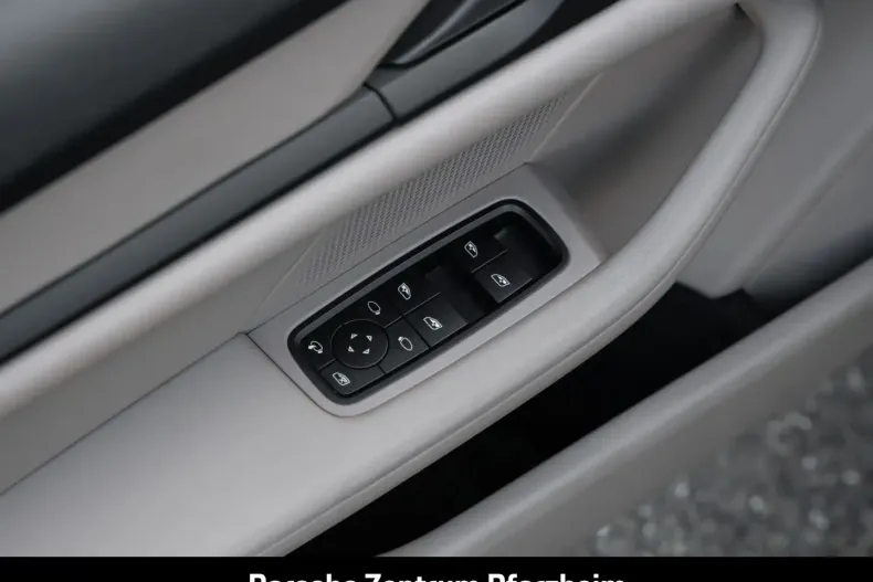 Porsche Taycan din 2022 cu 34.800 km - oferta POR181218 - foto 17