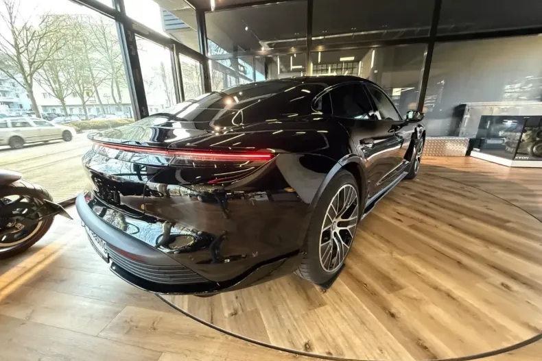 Porsche Taycan din 2021 cu 62.448 km - oferta POR181221 - foto 2