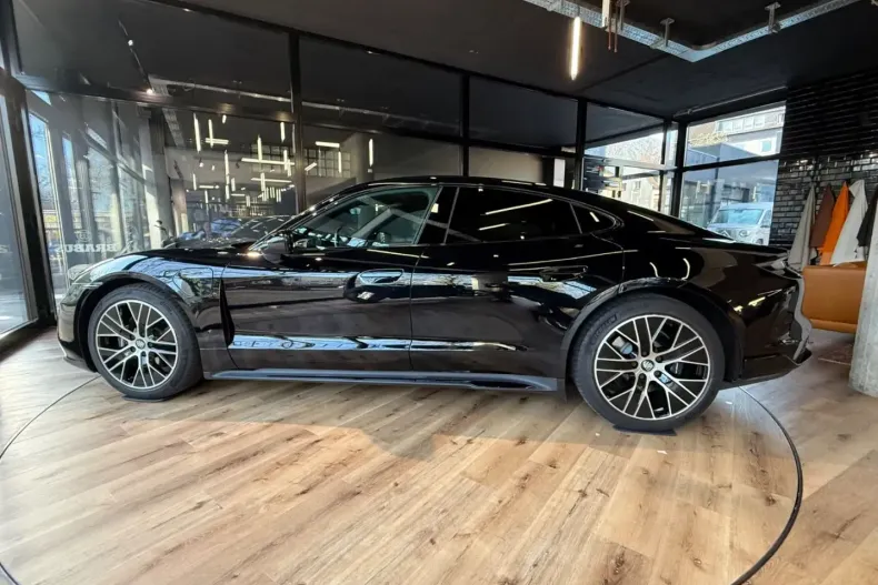Porsche Taycan din 2021 cu 62.448 km - oferta POR181221 - foto 4