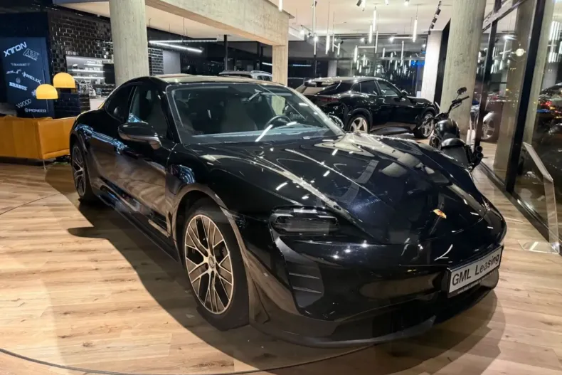 Porsche Taycan din 2021 cu 62.448 km - oferta POR181221 - foto 6