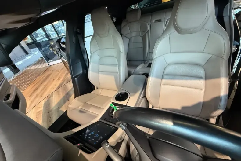 Porsche Taycan din 2021 cu 62.448 km - oferta POR181221 - foto 27