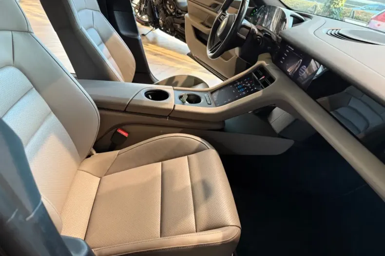 Porsche Taycan din 2021 cu 62.448 km - oferta POR181221 - foto 28