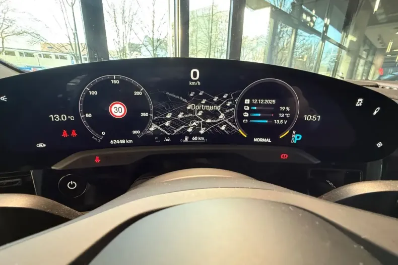 Porsche Taycan din 2021 cu 62.448 km - oferta POR181221 - foto 31