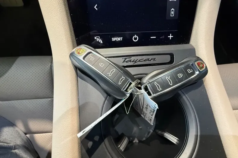 Porsche Taycan din 2021 cu 62.448 km - oferta POR181221 - foto 40