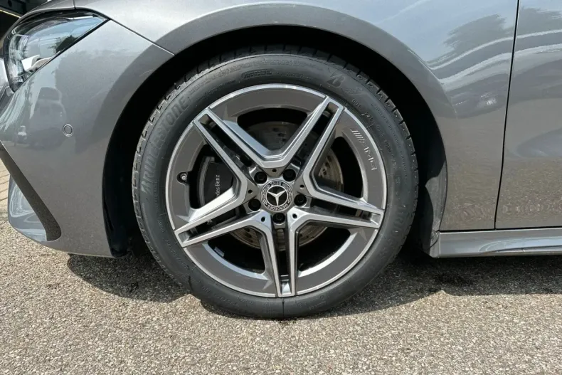 Mercedes-Benz CLA 200 din 2024 cu 27.290 km - oferta MER181231 - foto 3