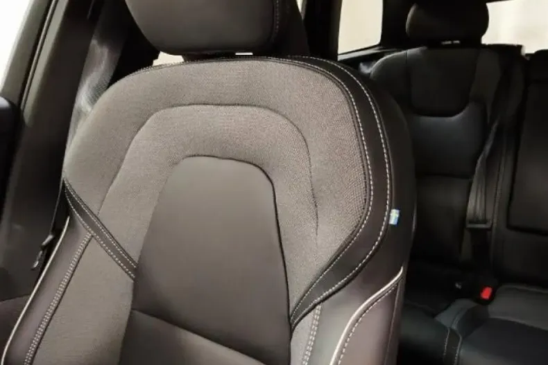 Volvo XC60 din 2025 cu 2.800 km - oferta VOL181247 - foto 6