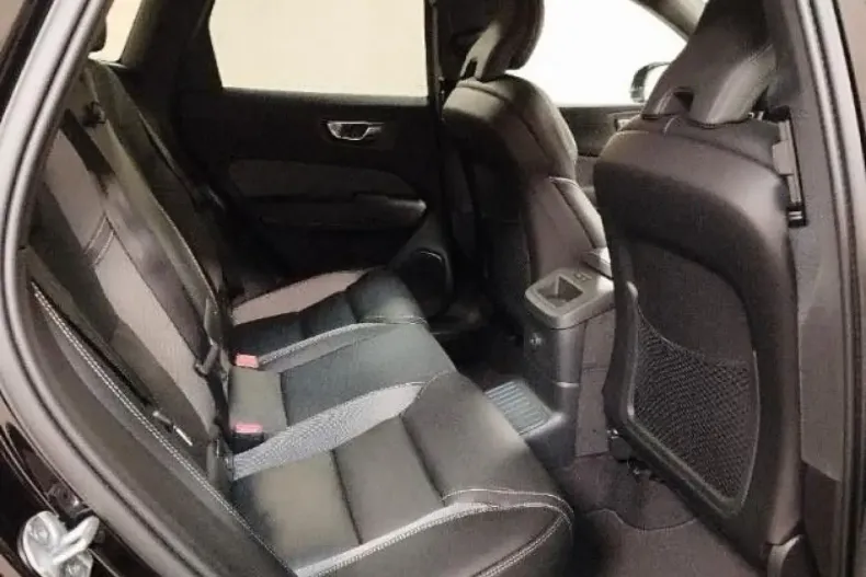 Volvo XC60 din 2025 cu 2.800 km - oferta VOL181247 - foto 11