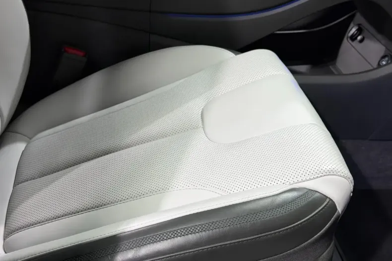 Hyundai SANTA FE din 2022 cu 41.457 km - oferta HYU181250 - foto 27