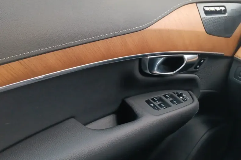 Volvo XC90 din 2022 cu 83.700 km - oferta VOL181259 - foto 13