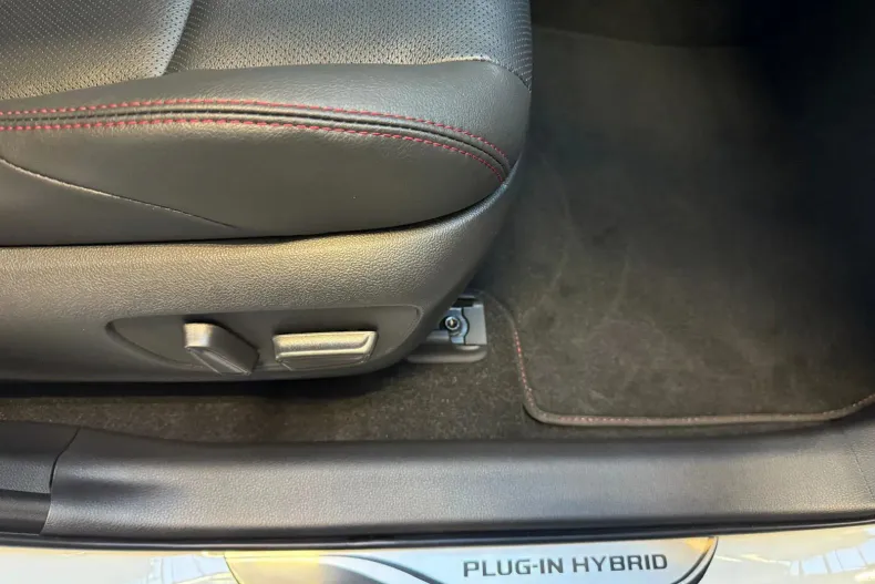 Toyota RAV4 din 2025 cu 10 km - oferta TOY181273 - foto 11