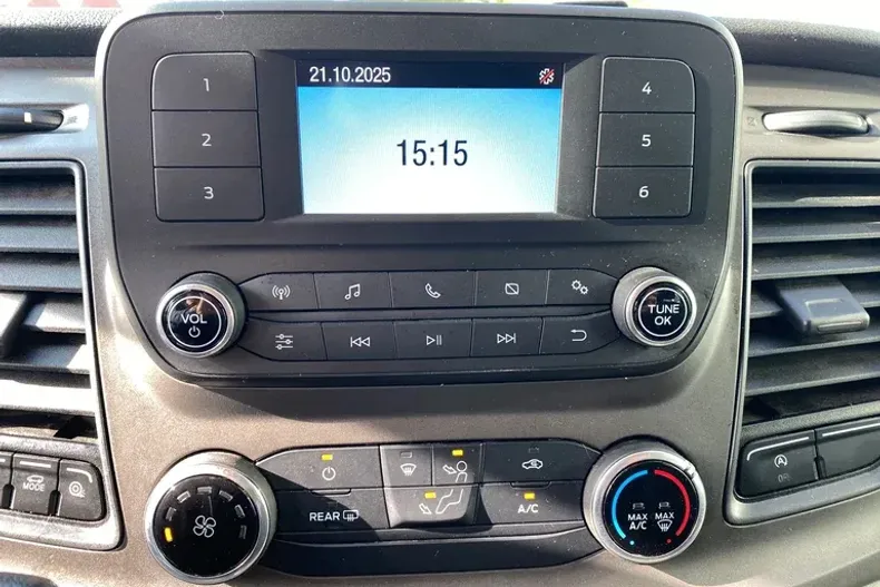 Ford Transit Custom din 2022 cu 69.800 km - oferta FOR181279 - foto 17