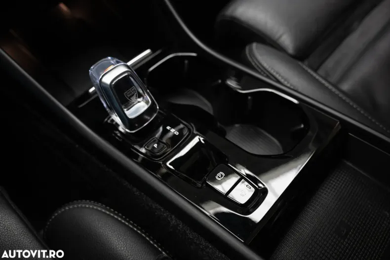 Volvo XC40 din 2021 cu 151.076 km - oferta VOL181285 - foto 17