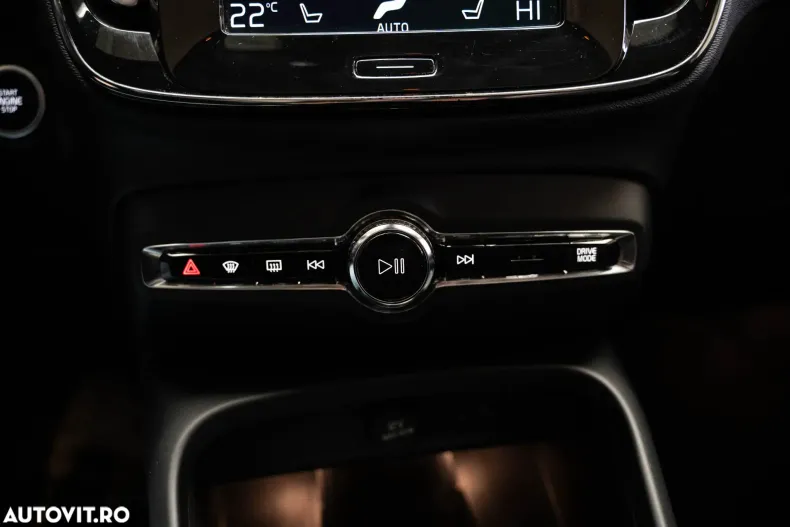 Volvo XC40 din 2021 cu 151.076 km - oferta VOL181285 - foto 19