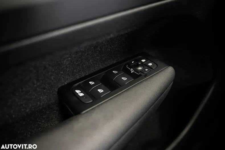 Volvo XC40 din 2021 cu 151.076 km - oferta VOL181285 - foto 31