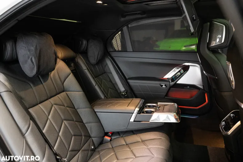 BMW Seria 7 din 2026 cu 30 km - oferta BMW181286 - foto 8