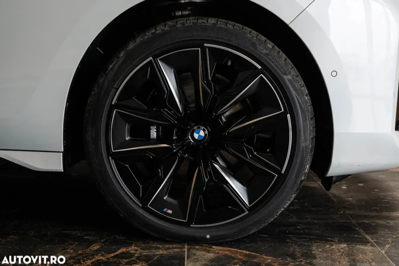 BMW Seria 7 din 2026 cu 30 km - oferta BMW181286 - foto 9