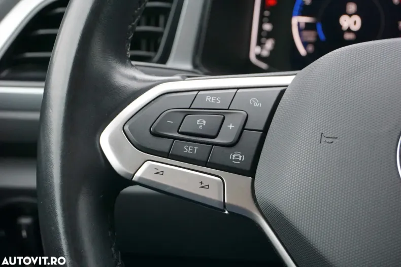 Volkswagen T-Roc din 2023 cu 42.612 km - oferta VOL181288 - foto 14