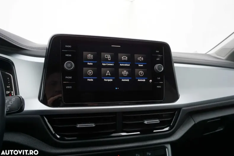 Volkswagen T-Roc din 2023 cu 42.612 km - oferta VOL181288 - foto 17