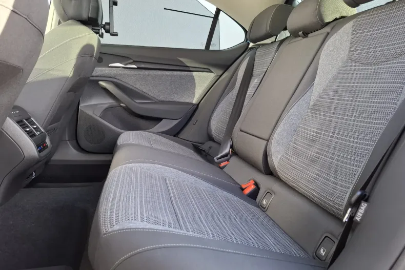 Skoda Superb din 2025 cu 1.223 km - oferta SKO181294 - foto 39