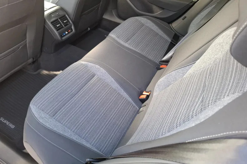 Skoda Superb din 2025 cu 1.223 km - oferta SKO181294 - foto 40