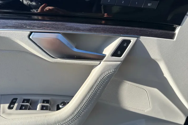 Volkswagen Touareg din 2022 cu 102.322 km - oferta VOL181320 - foto 15