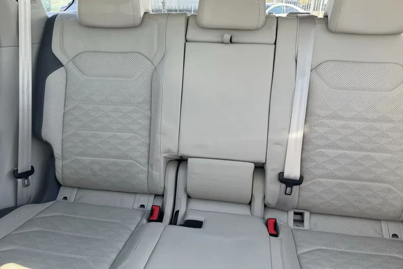 Volkswagen Touareg din 2022 cu 102.322 km - oferta VOL181320 - foto 22