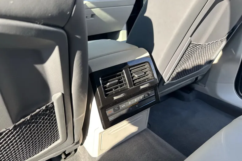 Volkswagen Touareg din 2022 cu 102.322 km - oferta VOL181320 - foto 24