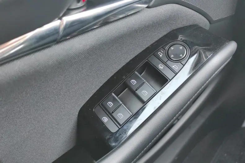 Mazda 3 din 2025 cu 1.800 km - oferta MAZ181327 - foto 12