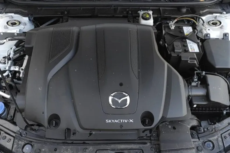 Mazda 3 din 2025 cu 1.800 km - oferta MAZ181327 - foto 19