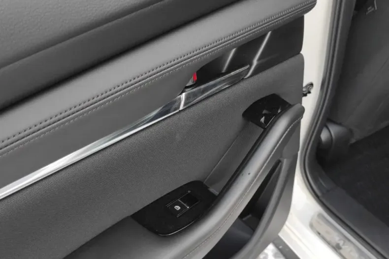 Mazda 3 din 2025 cu 1.800 km - oferta MAZ181327 - foto 21