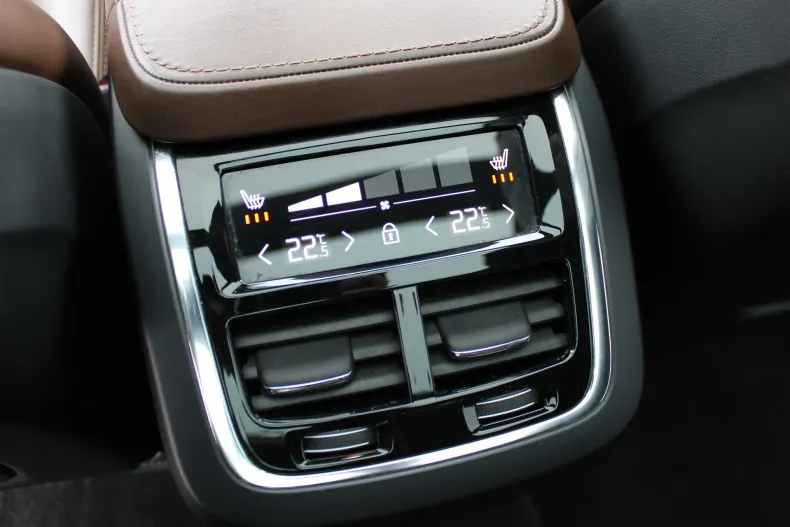 Volvo XC90 din 2020 cu 154.487 km - oferta VOL181356 - foto 13