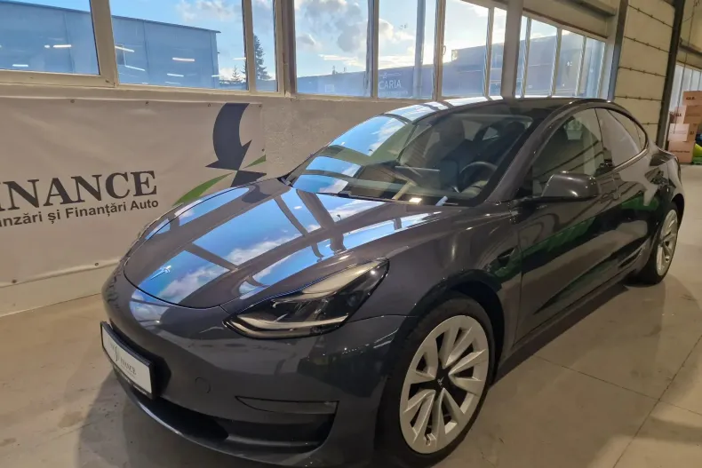 Tesla Model 3 din 2021 cu 65.600 km - oferta TES181375 - foto 1