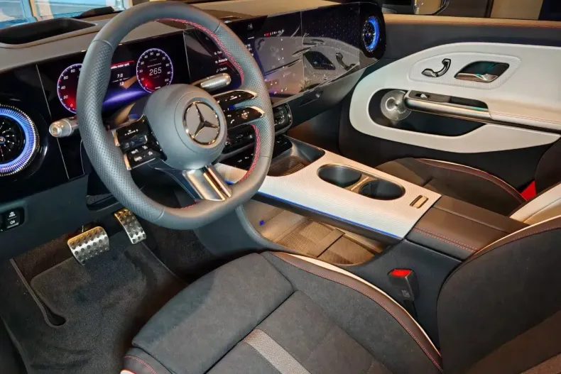 Mercedes-Benz CLA (Clasa CLA) din 2025 cu 3.500 km - oferta MER181376 - foto 2