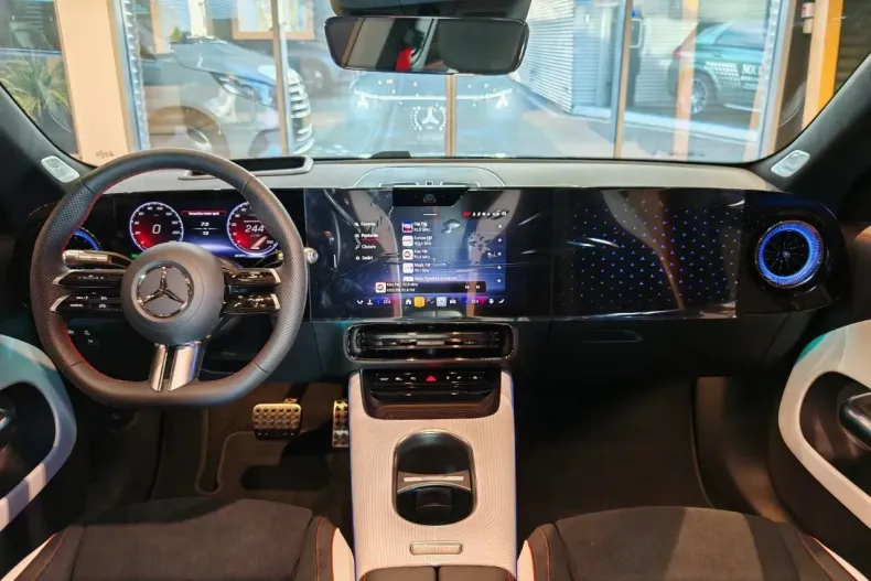 Mercedes-Benz CLA (Clasa CLA) din 2025 cu 3.500 km - oferta MER181376 - foto 4