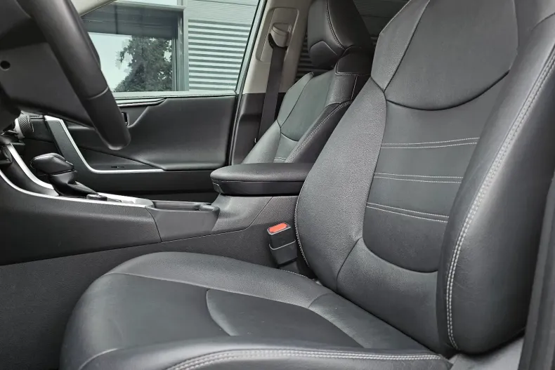 Toyota RAV4 din 2023 cu 106.904 km - oferta TOY181394 - foto 8