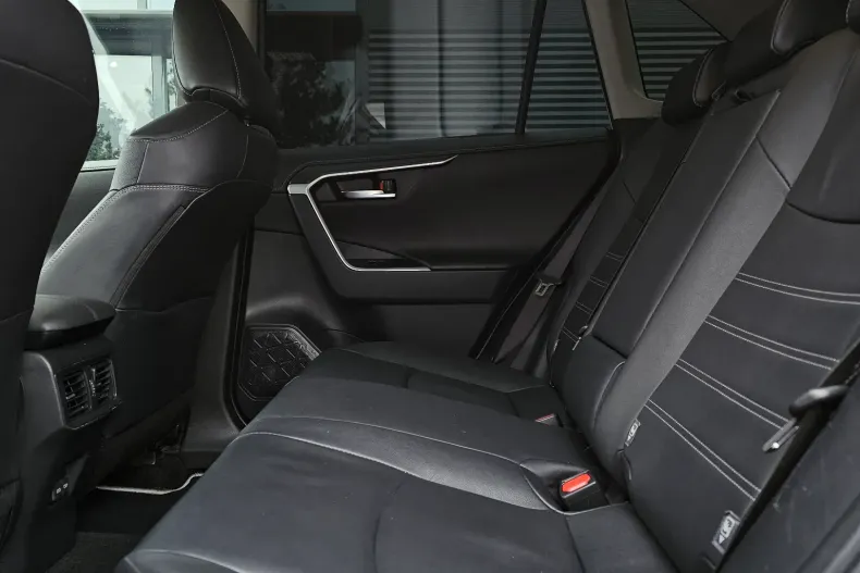 Toyota RAV4 din 2023 cu 106.904 km - oferta TOY181394 - foto 10