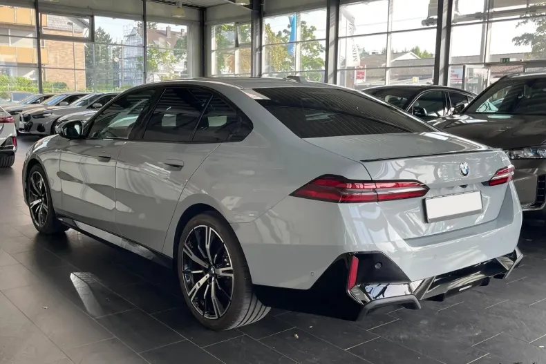BMW Seria 5 din 2025 cu 7.625 km - oferta BMW181399 - foto 4