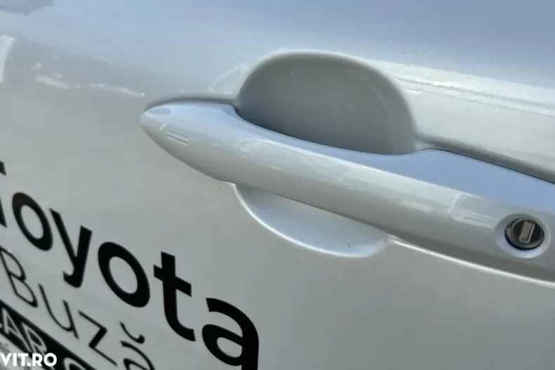 Toyota Corolla Cross din 2025 cu 4.900 km - oferta TOY181404 - foto 11