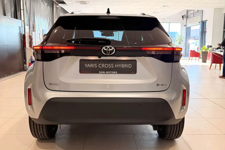 Toyota Yaris Cross din 2025 cu 1.200 km - oferta TOY181410 - foto 4