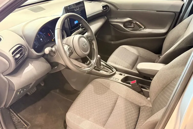 Toyota Yaris Cross din 2025 cu 1.200 km - oferta TOY181410 - foto 8